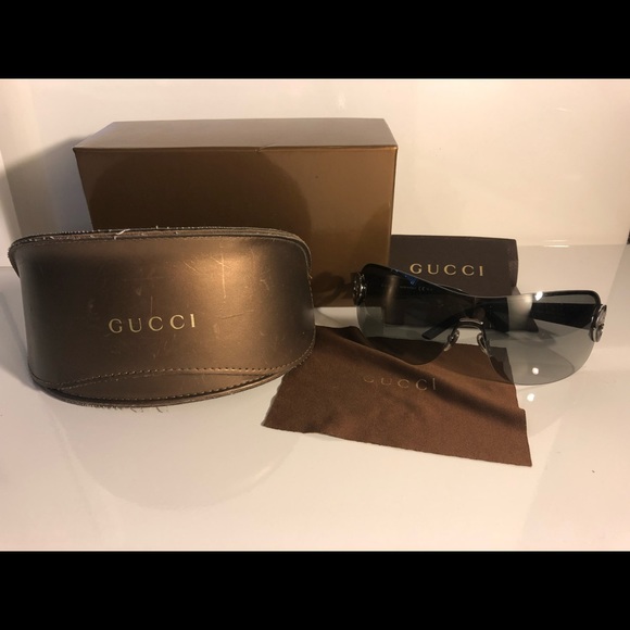 Gucci Sunglasses - Picture 7 of 11